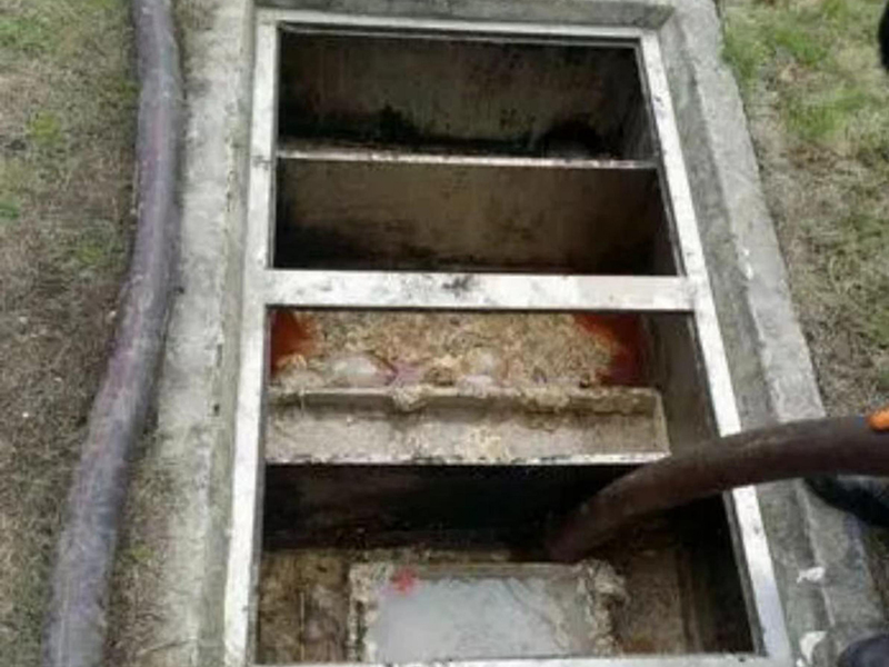 阿克陶隔油池清理