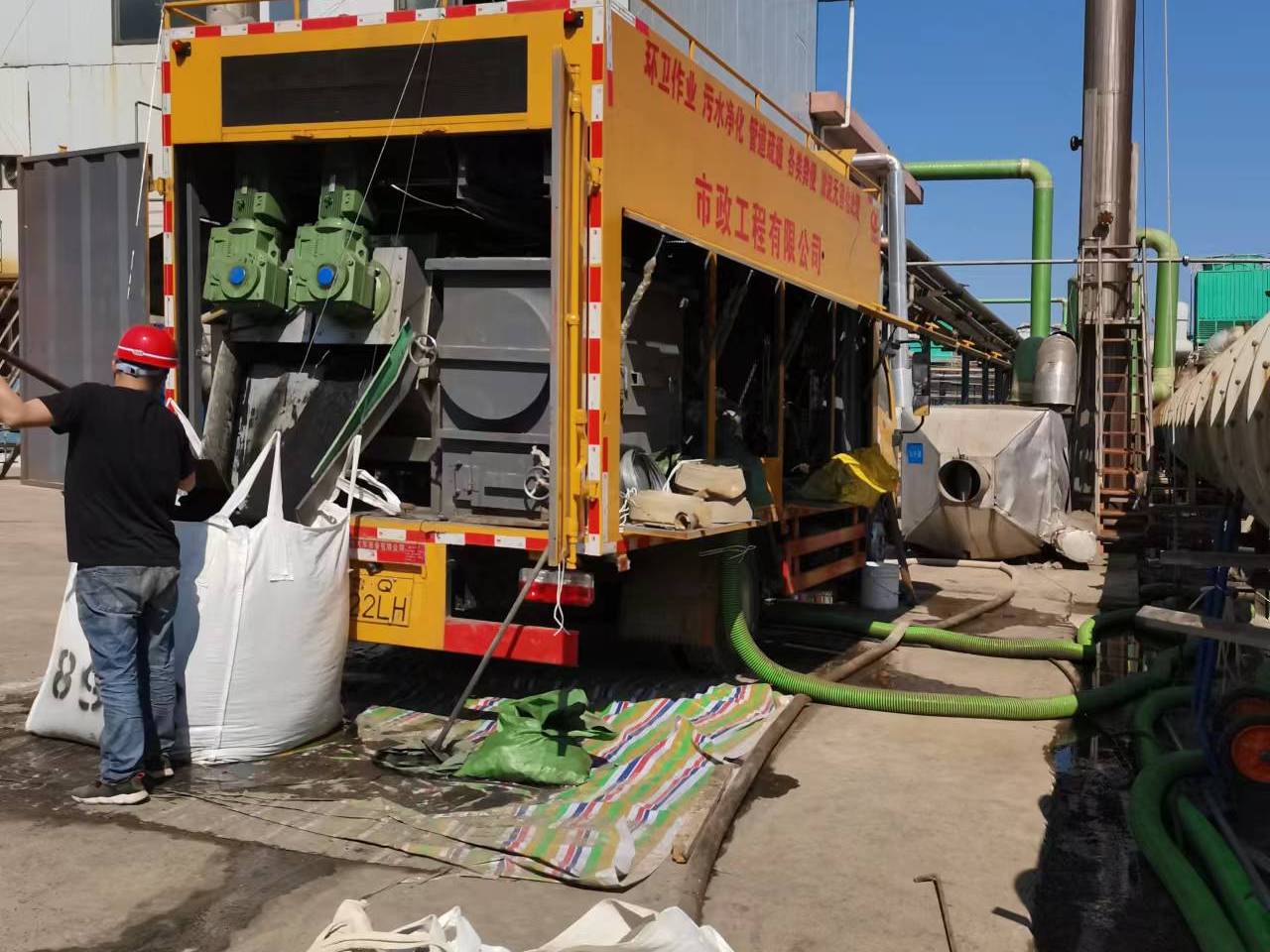 阿克陶淤泥压干处理